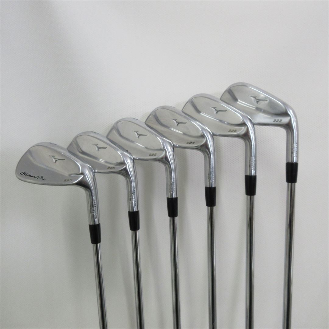 Mizuno Pro 225 Irons Review - Mizuno Performance in a Hollow