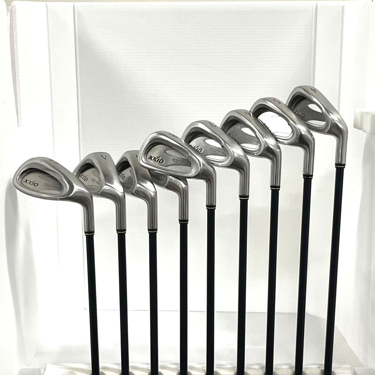 XXIO
 Iron Set XXIO (2002) XXIO MP200 9 pieces Men