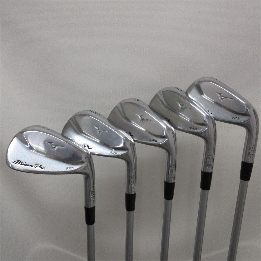 Mizuno unveils Black ION Mizuno Pro 225 Irons - Mizuno Golf