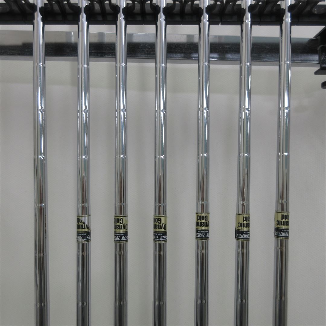 Bridgestone Iron Set TOUR B 200MB Stiff Dynamic Gold S200 7 pieces