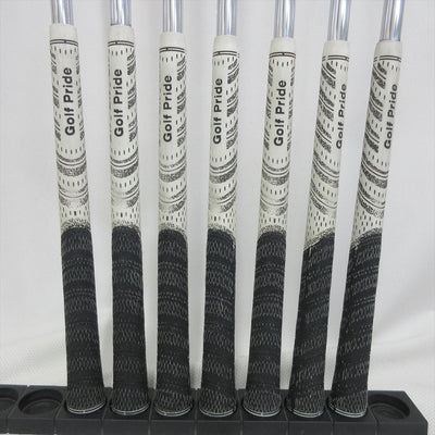 Bridgestone Iron Set TOUR B 200MB Stiff Dynamic Gold S200 7 pieces