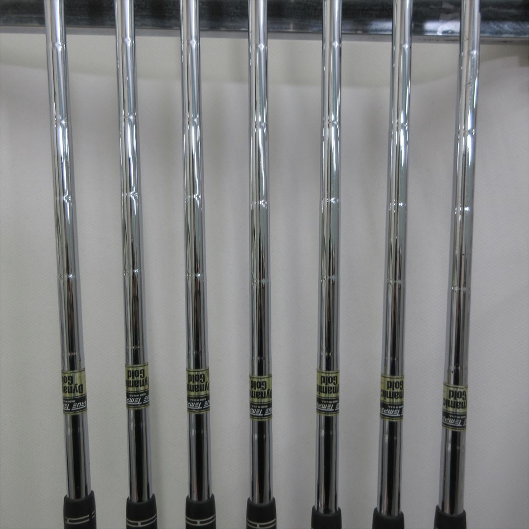 Srixon Z945 7 Iron Regular Coated Steel Shaft Golf Pride Grip Srixon Z945 7 Iron Regular Coated Steel Shaft Golf Pride Grip