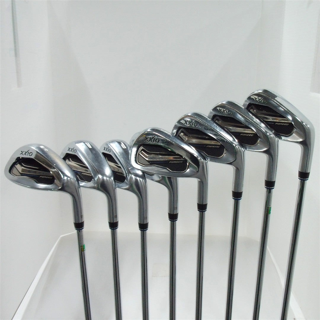 XXIO Iron Set XXIO FORGED(2017) Regular NS PRO 930GH D.S.T 8 pieces