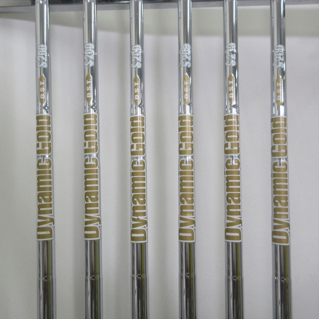 Srixon ZX7 Iron Set 6 Clubs 5-Pw Dynamic Gold DST S200 Stiff Flex