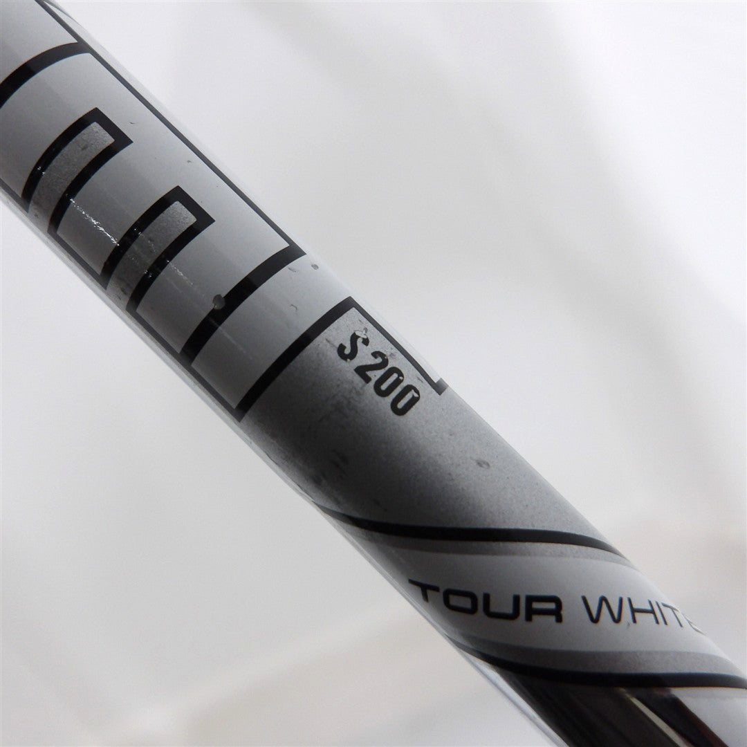 HONMA Iron Set TOUR WORLD TW747Vx Stiff AMT TOUR WHITE S200 6 pieces